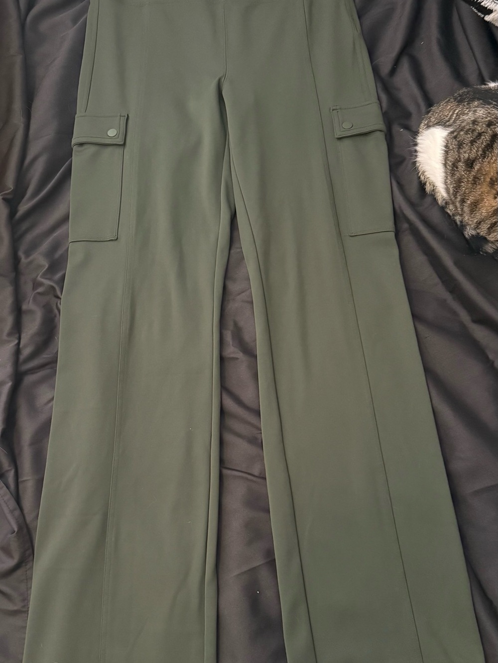 Athleta Olive Green Wide-Leg Cargo Pants